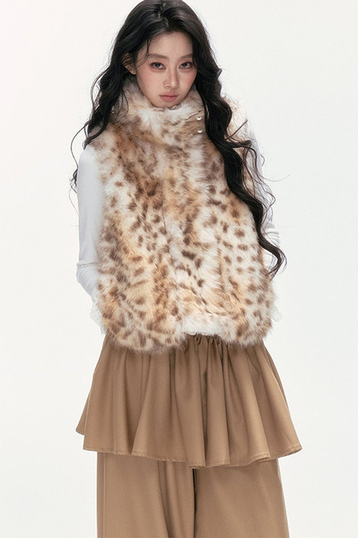 Milk Leopard Print Horn Button Vest