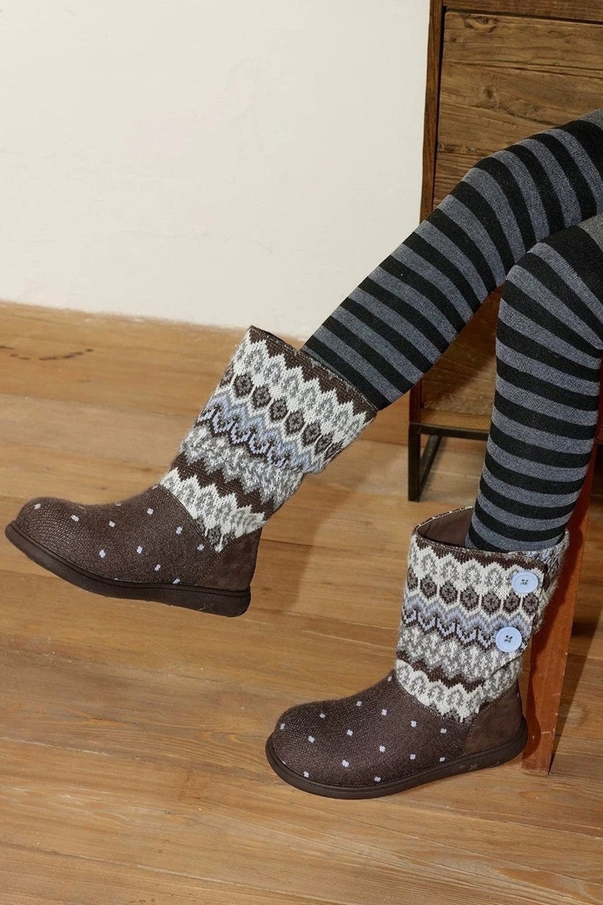 Flat Knitted Mid-Calf Boots