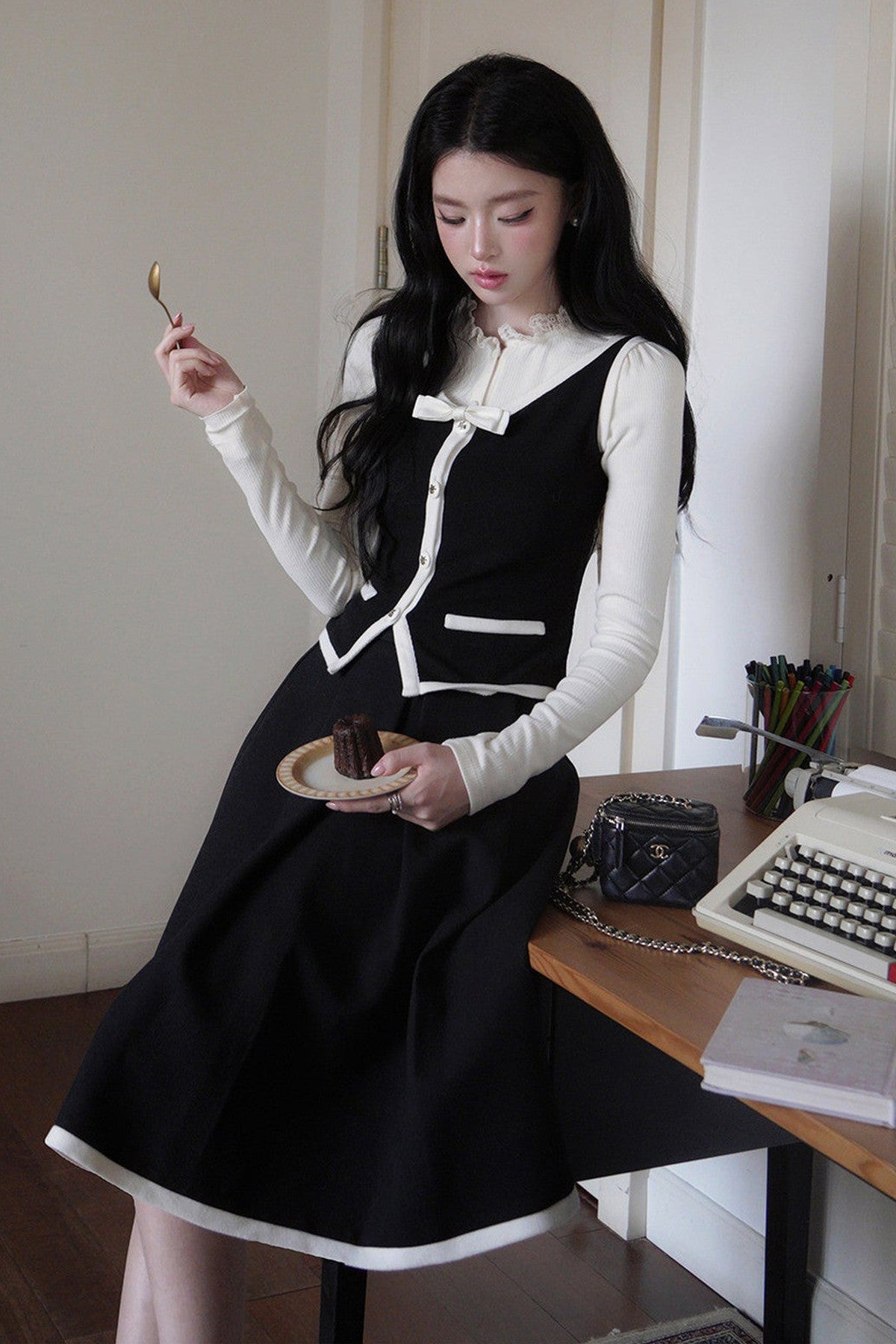 French Style Color-Block Bowknot Vest and Skirt Set-Up
