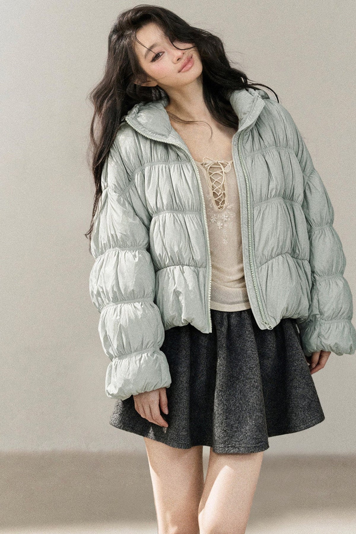 Weiße Daunen-Steppjacke mit Entendaunenfüllung