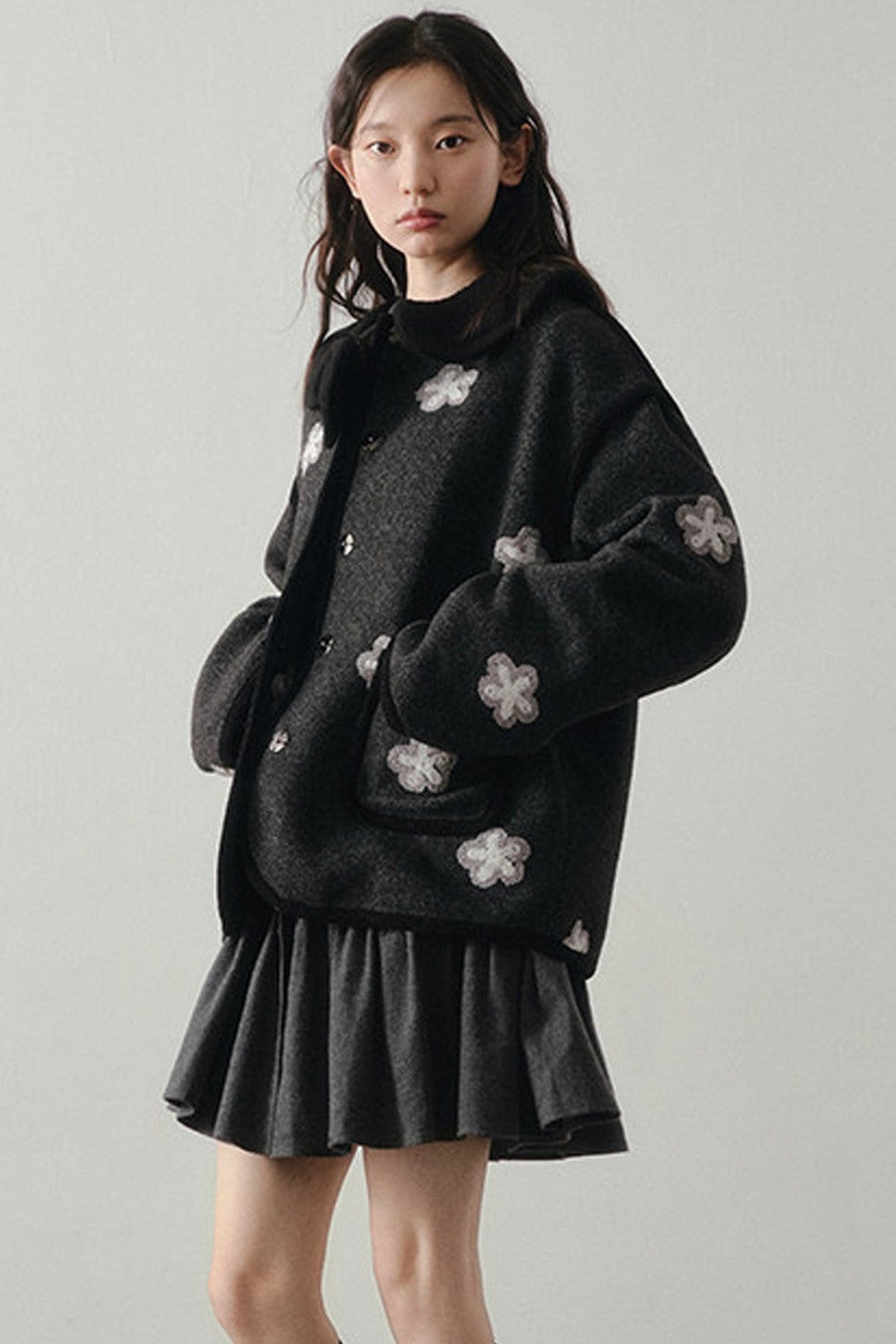 Lockere Wolljacke mit Blumenmuster
