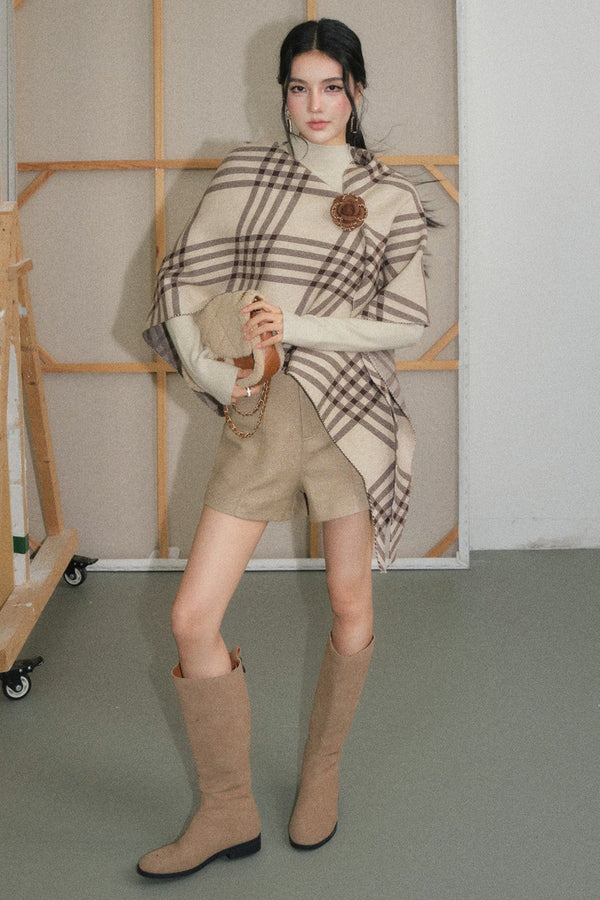 Pullover Shawl Cape and Shorts Set-Up