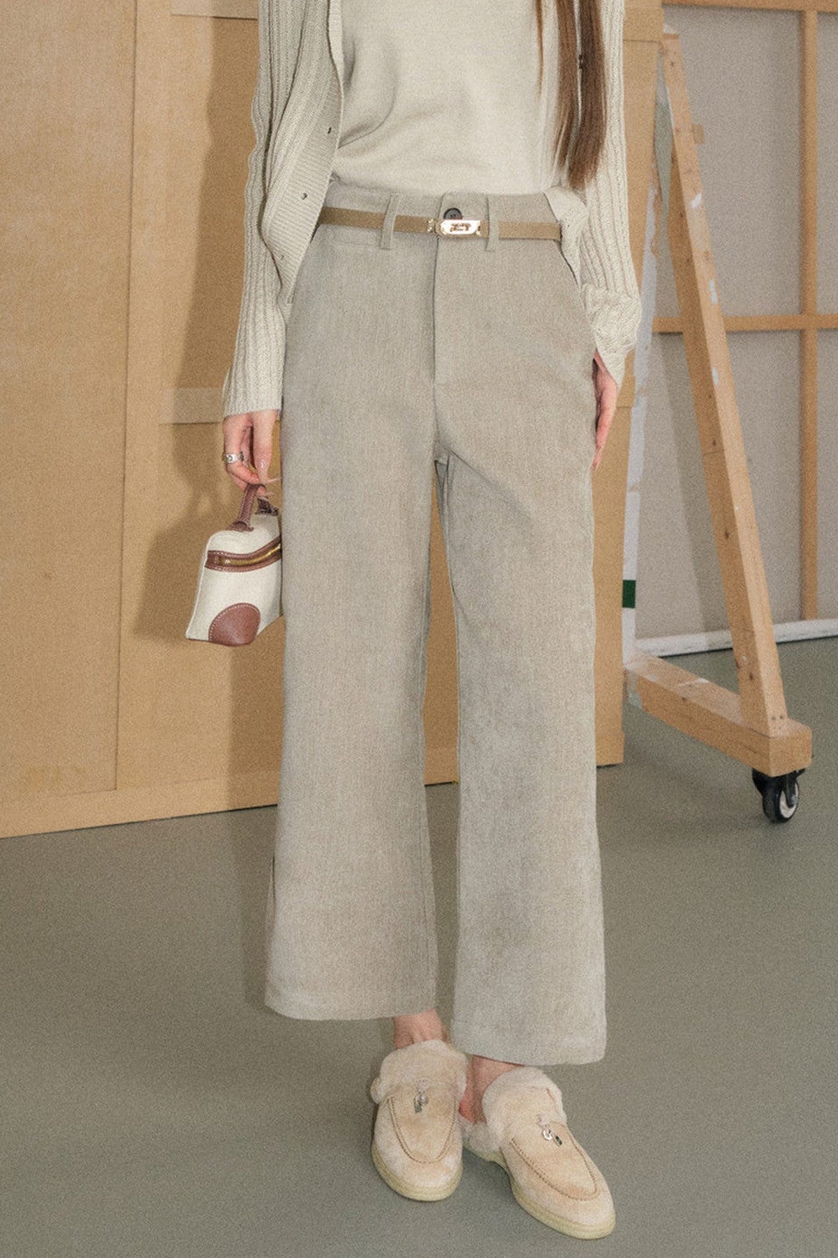Set aus strukturiertem Strickoberteil und gerader Lyocell-Hose
