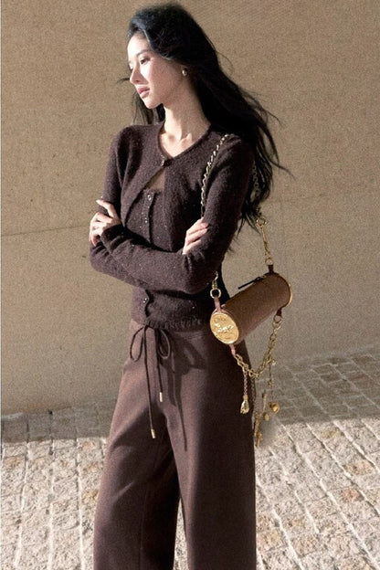 Strickjacke mit Pailletten und Camisole-Set