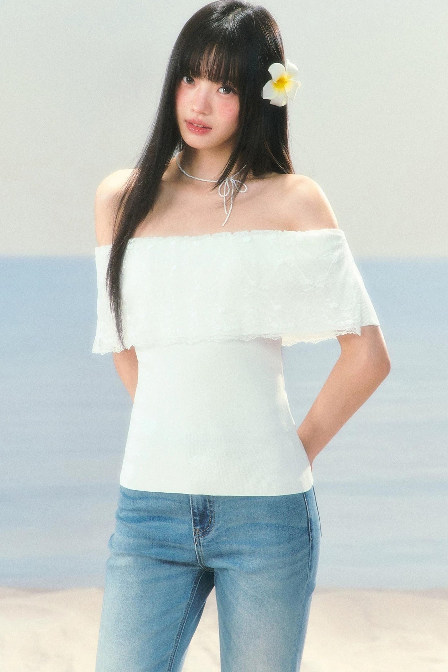 Lace Splicing One-Shoulder Top