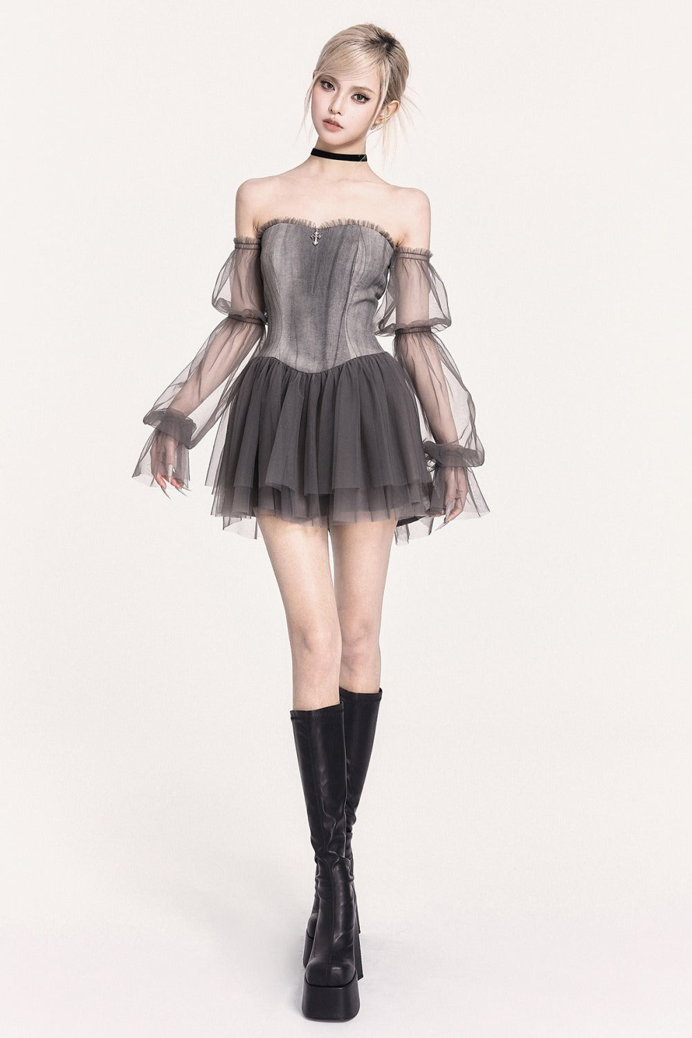 Abito romantico in tulle stile corsetto