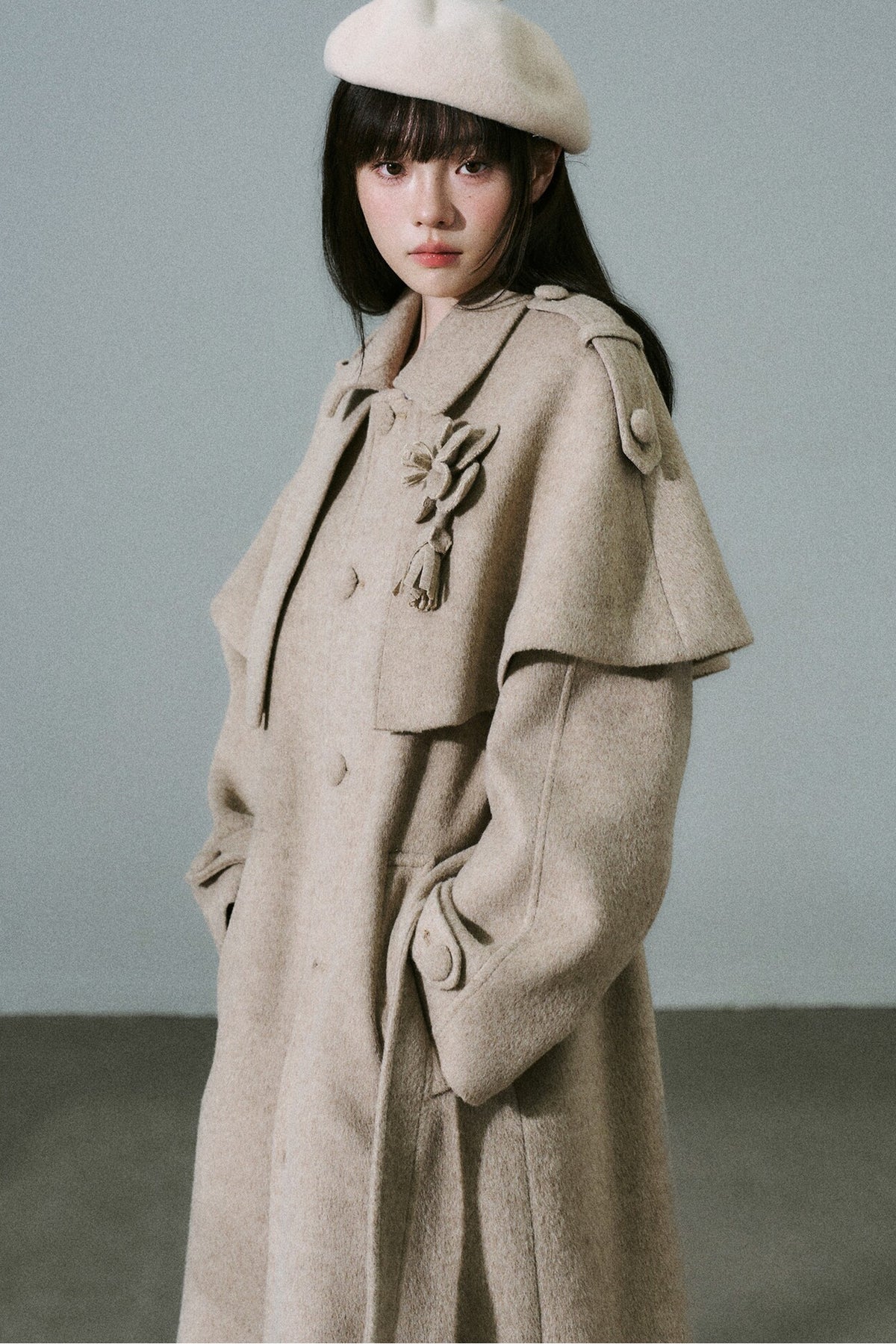 Cappotto in lana floreale fatto a mano