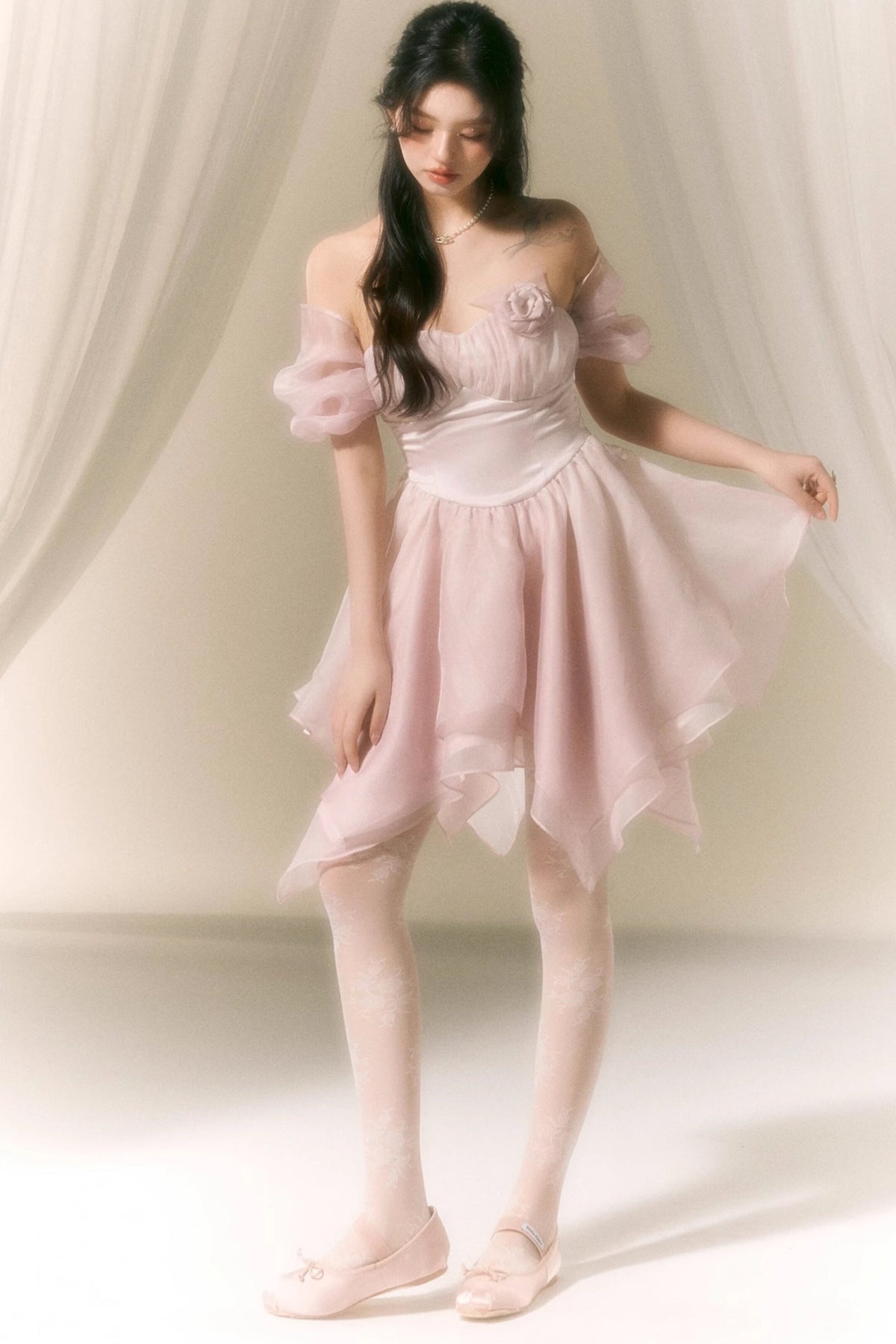 Macaronfarbenes Puffärmelkleid