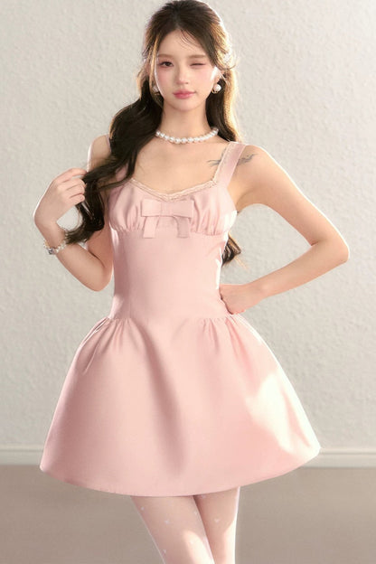 Rosa französisches Kleid mit Schleife und U-Ausschnitt