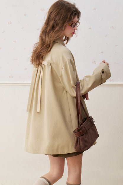 Zweireihiger Trenchcoat mit Kragen