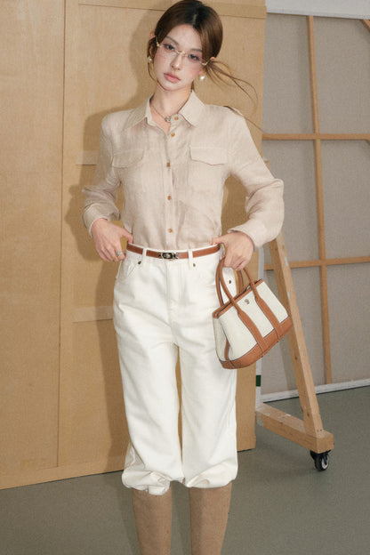 Ensemble chemise en lin texturé kaki clair et pantalon blanc