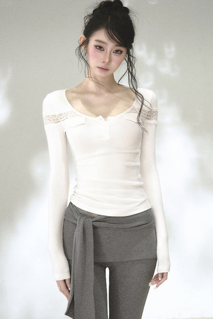 Geripptes Langarm-T-Shirt mit Spitze