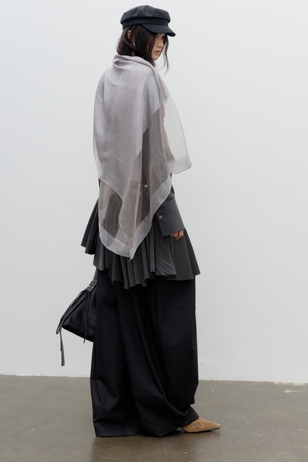 Vestido camisero drapeado plisado asimétrico con bajo de volantes