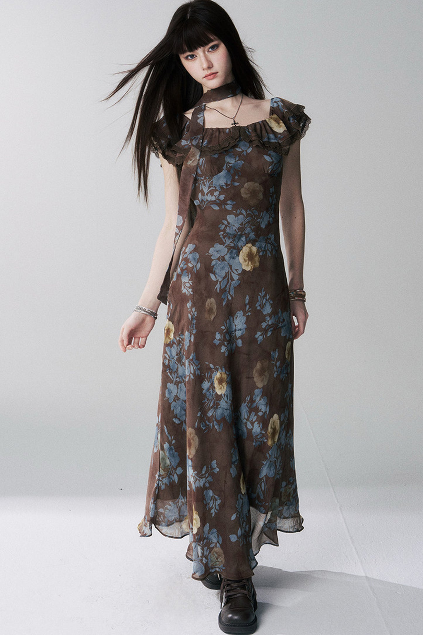 Robe une épaule à motif floral café