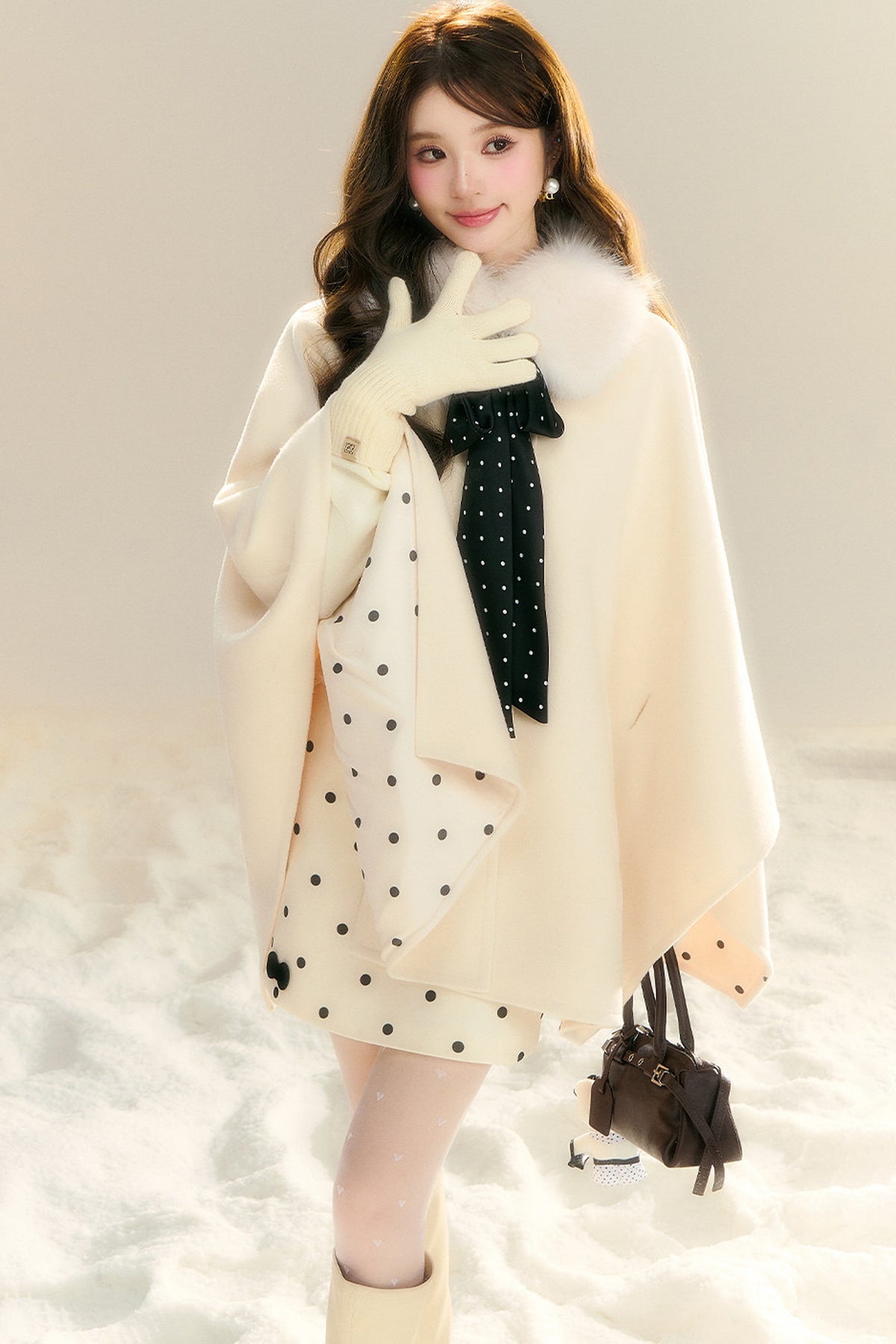 Miu 스타일 물방울무늬 케이프