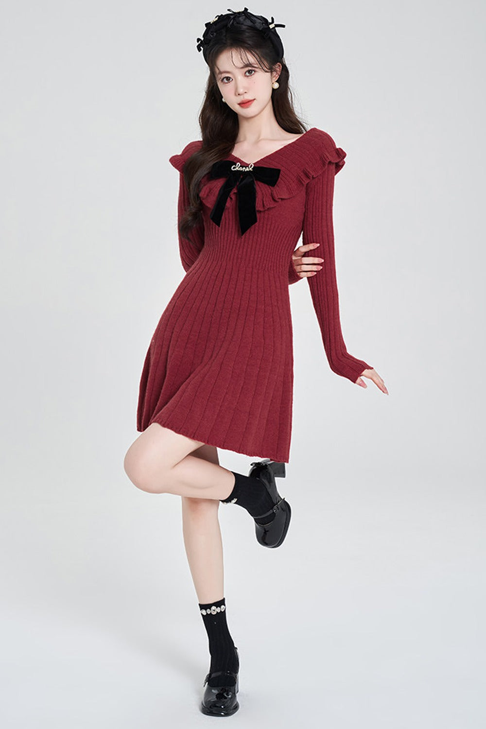 Completo rosa con top e gonna e abito rosso con scollo a V