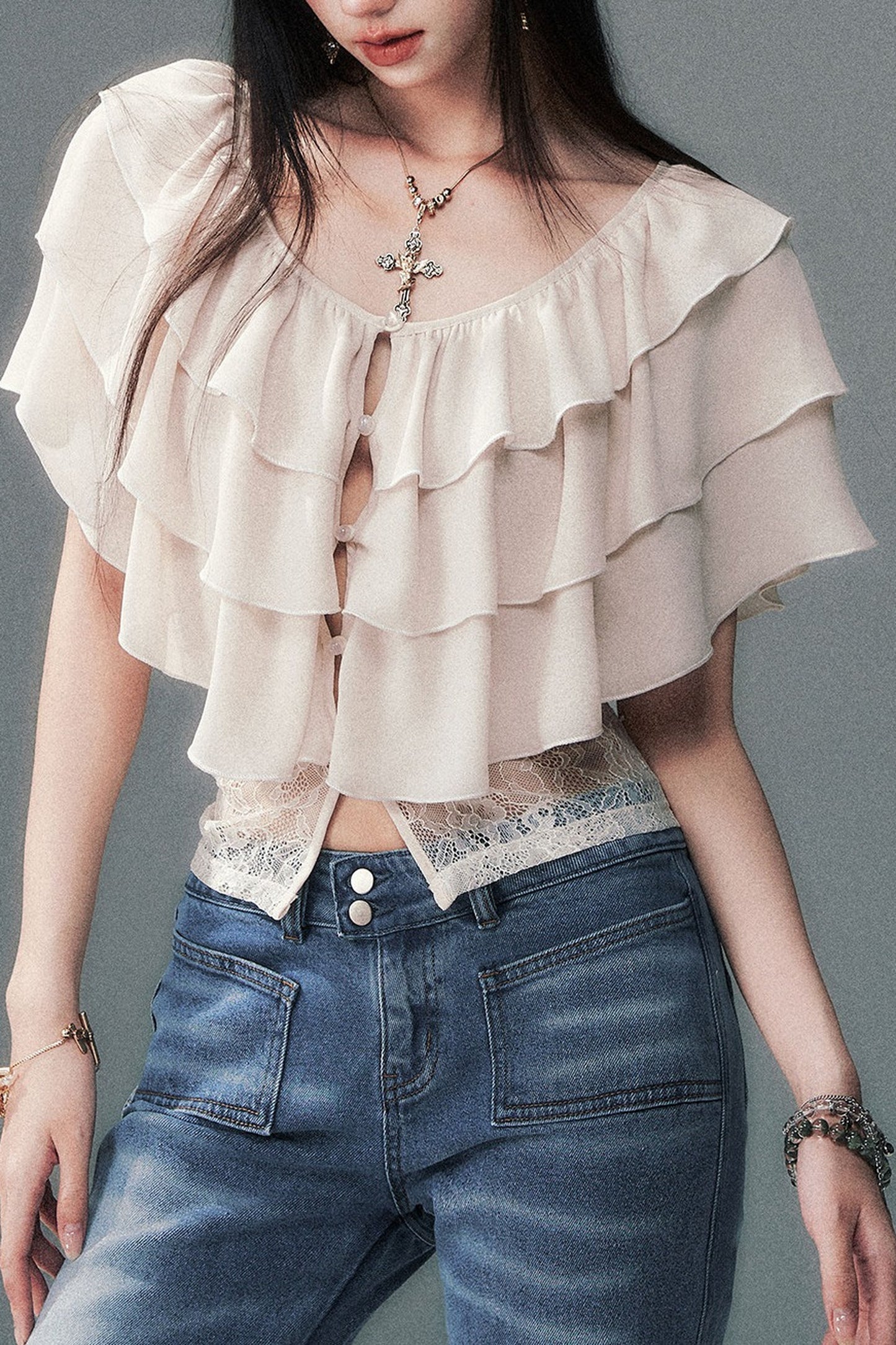 Mehrlagige Chiffonbluse mit Rüschen