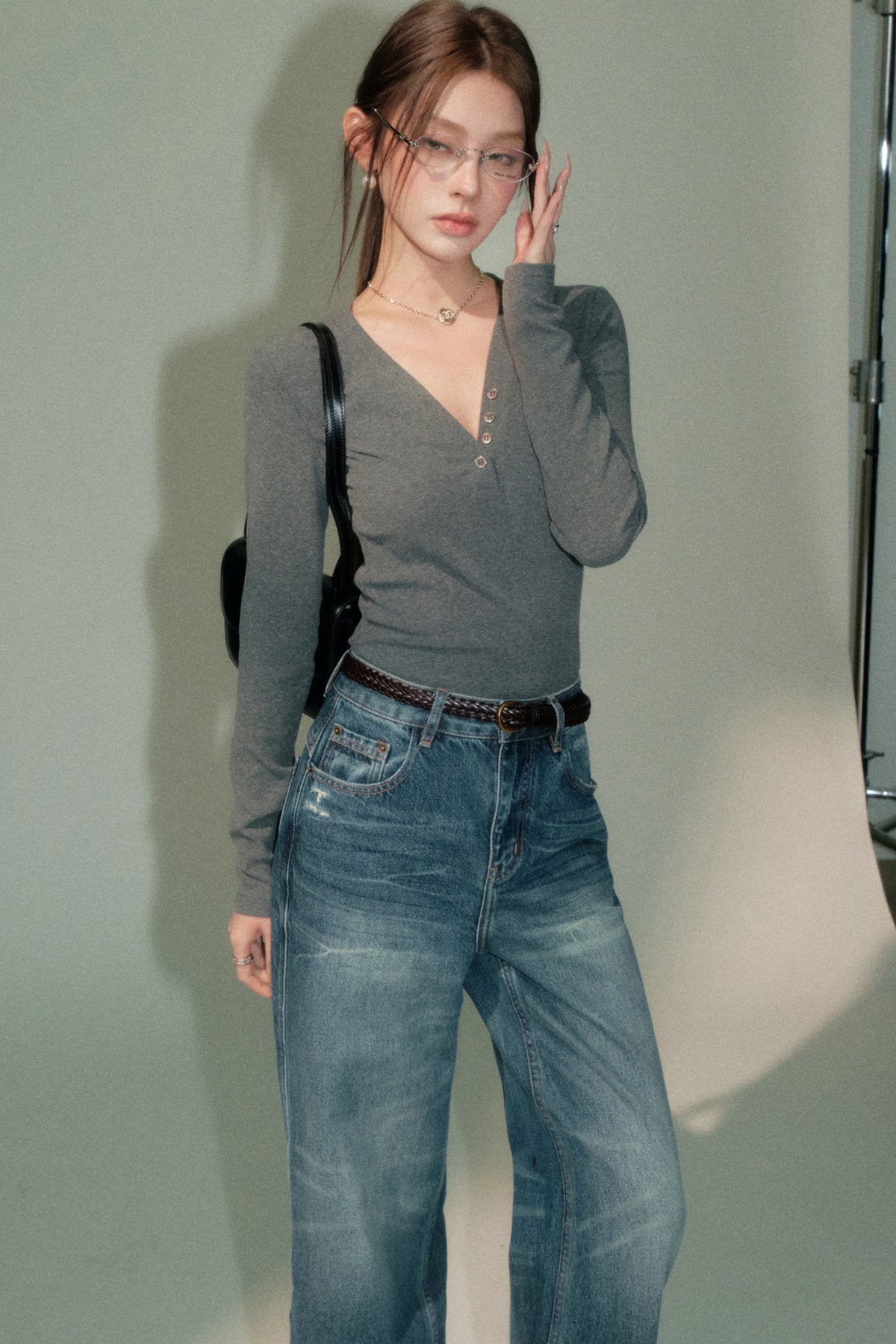 Completo top base in seta ghiaccio a maniche lunghe con scollo a V