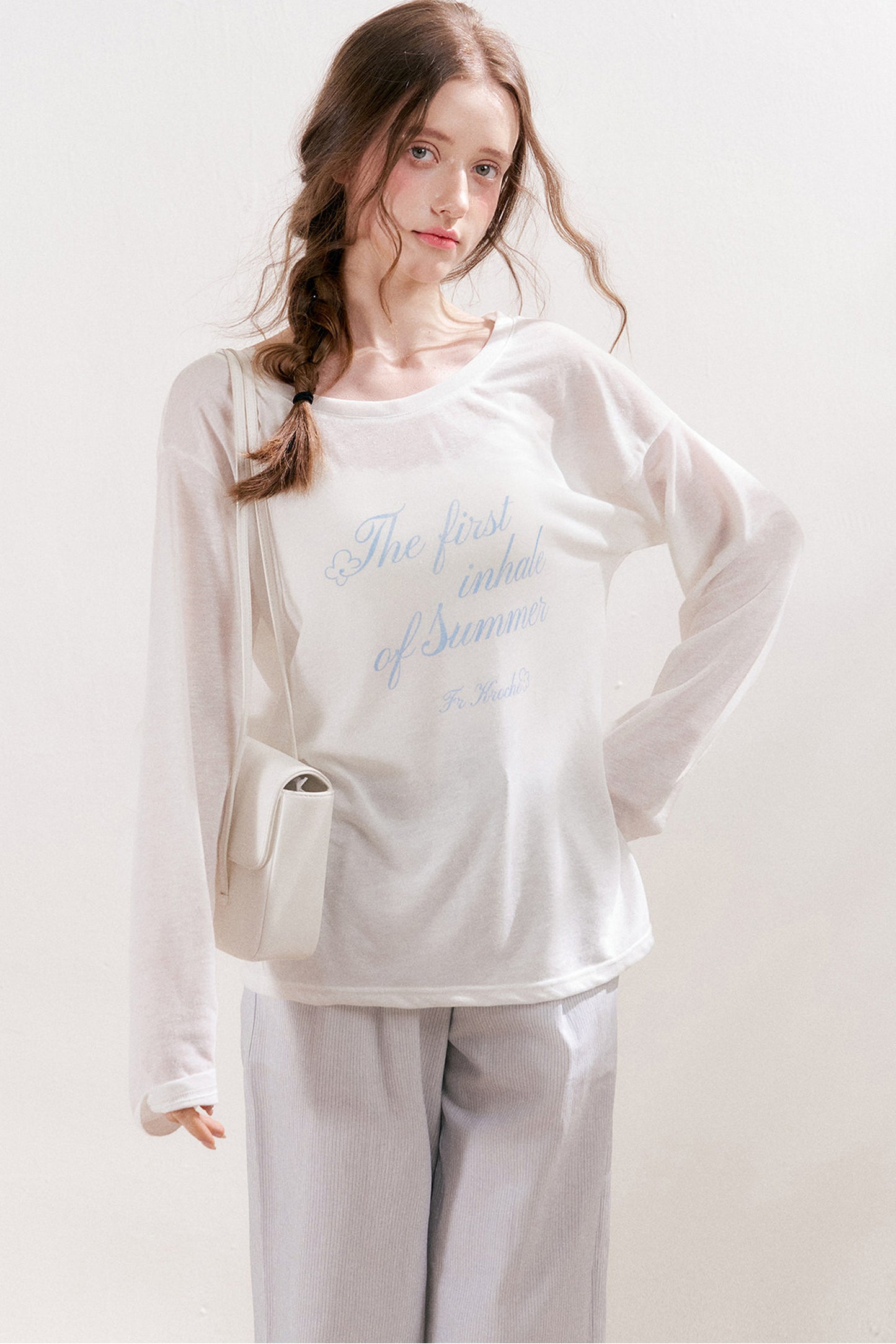 Blusa in lino con stampa a lettere e fiocco di neve