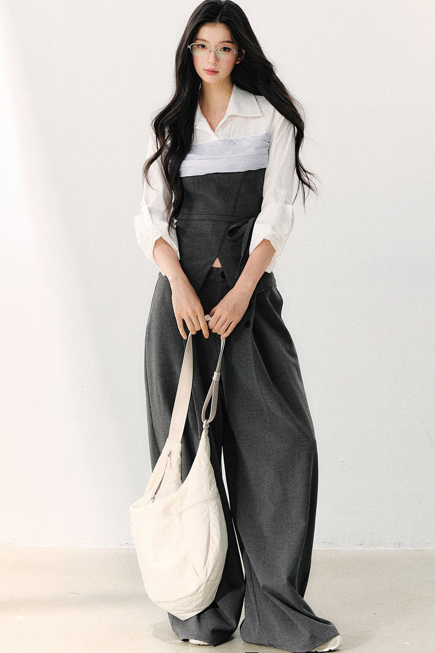 Stilvolle drapierte Hose mit weitem Bein