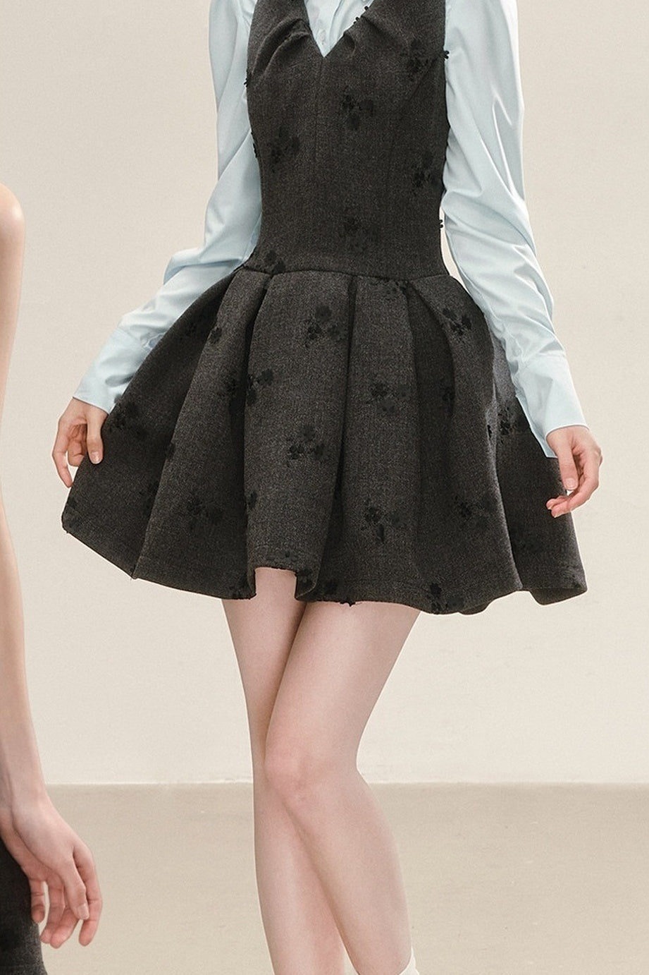 Vestido jacquard gris sin mangas