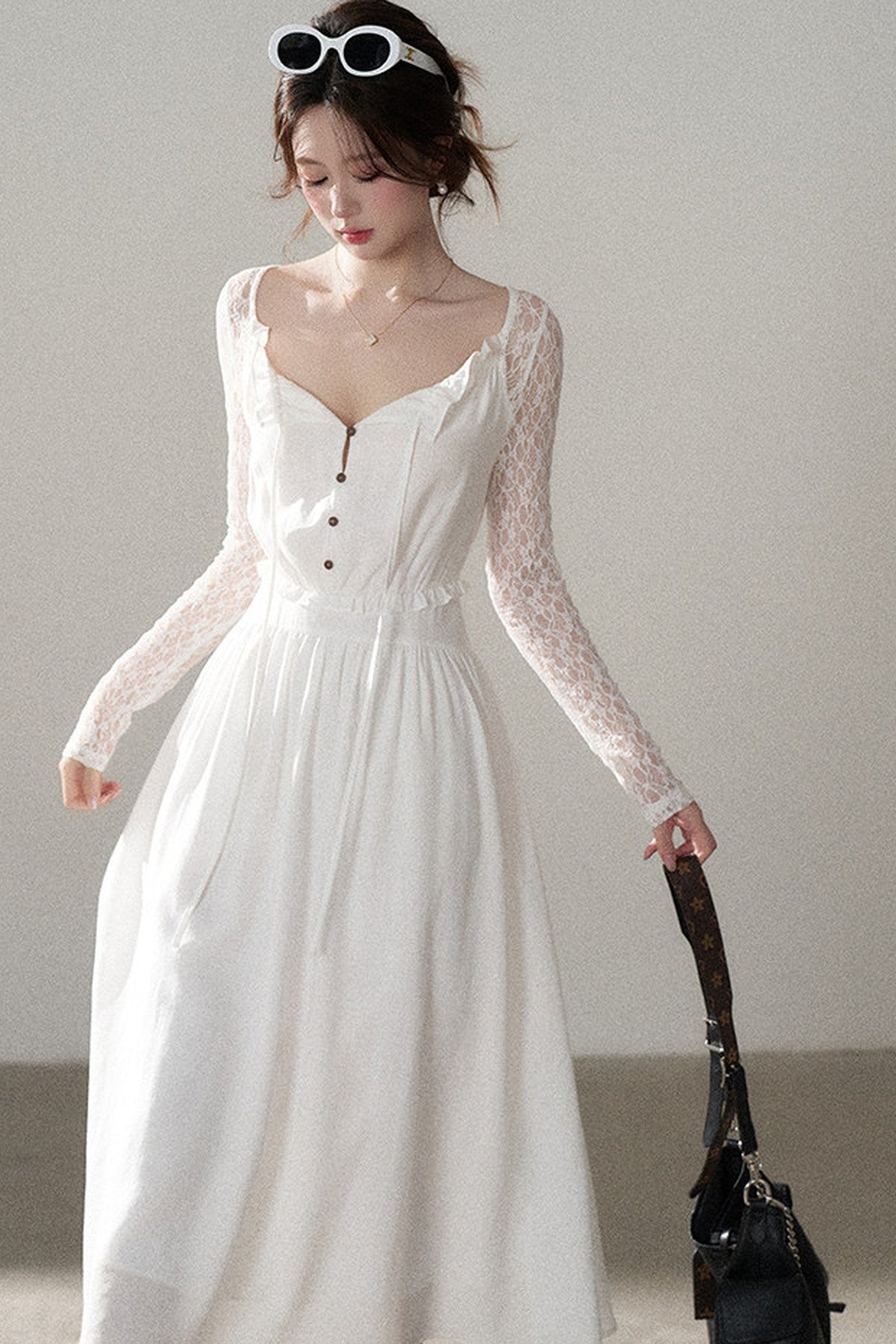 Robe trapèze en dentelle à boutons