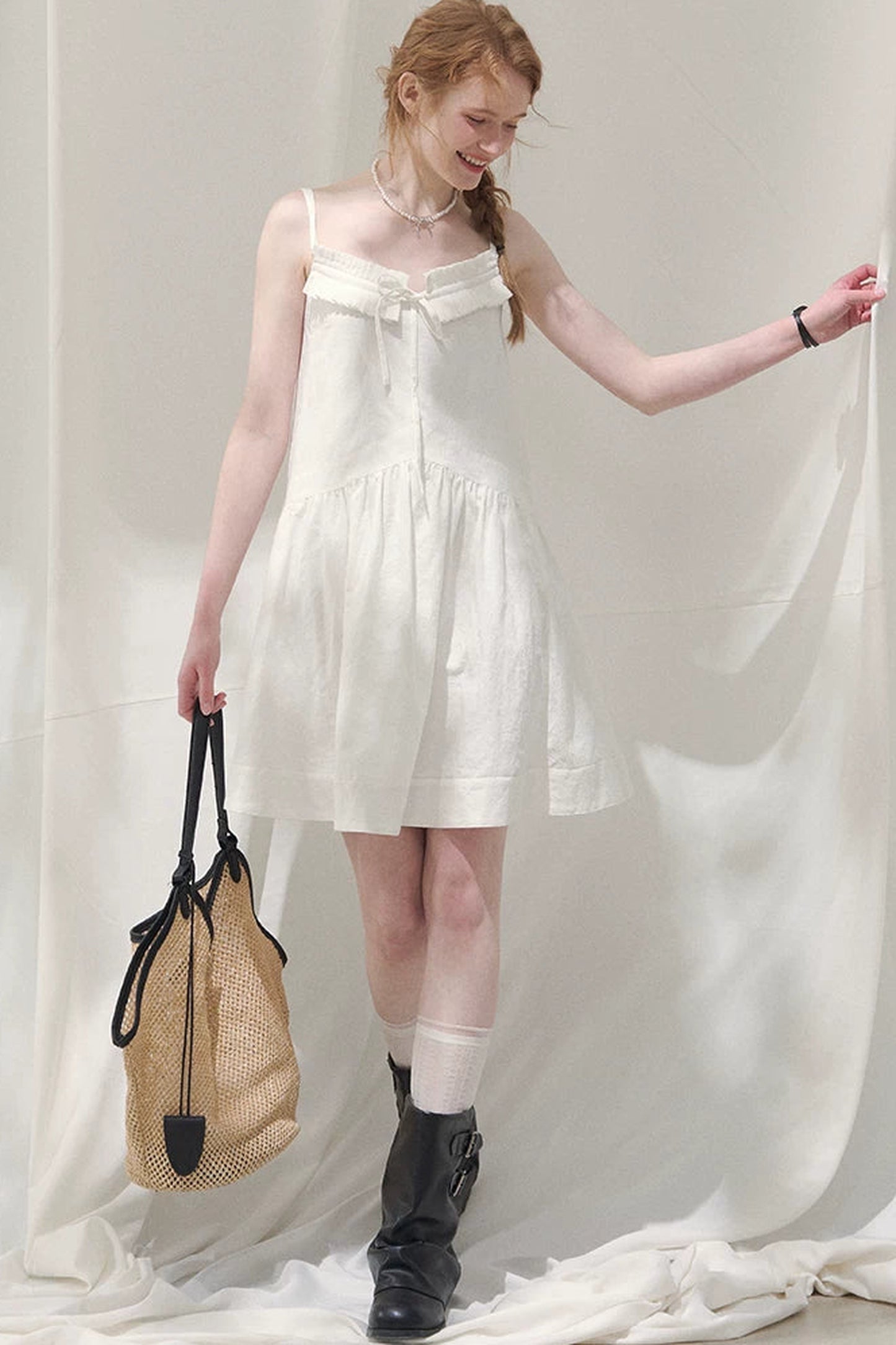 Kleid in Petite-Größe mit Schleife und Spaghettiträgern
