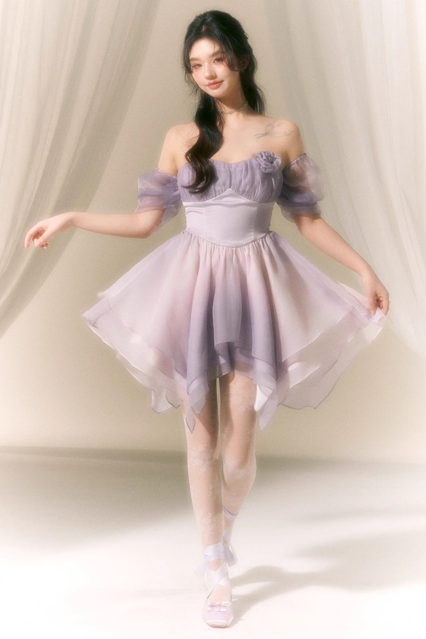 Macaronfarbenes Puffärmelkleid