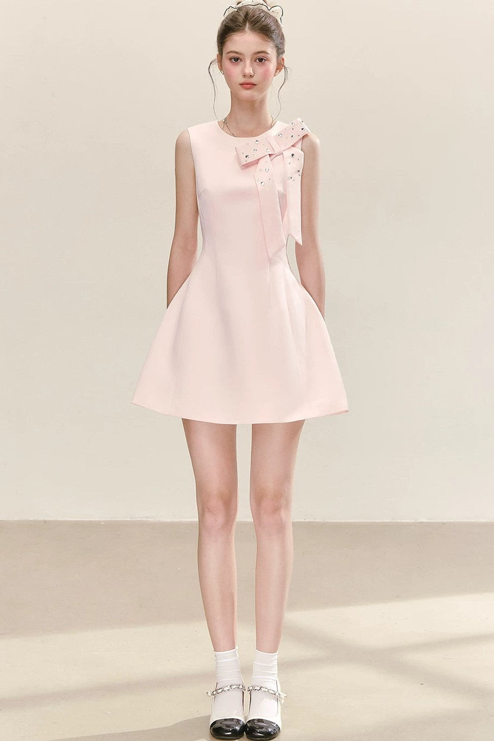 Vestido A-Line con Moño de Cristales