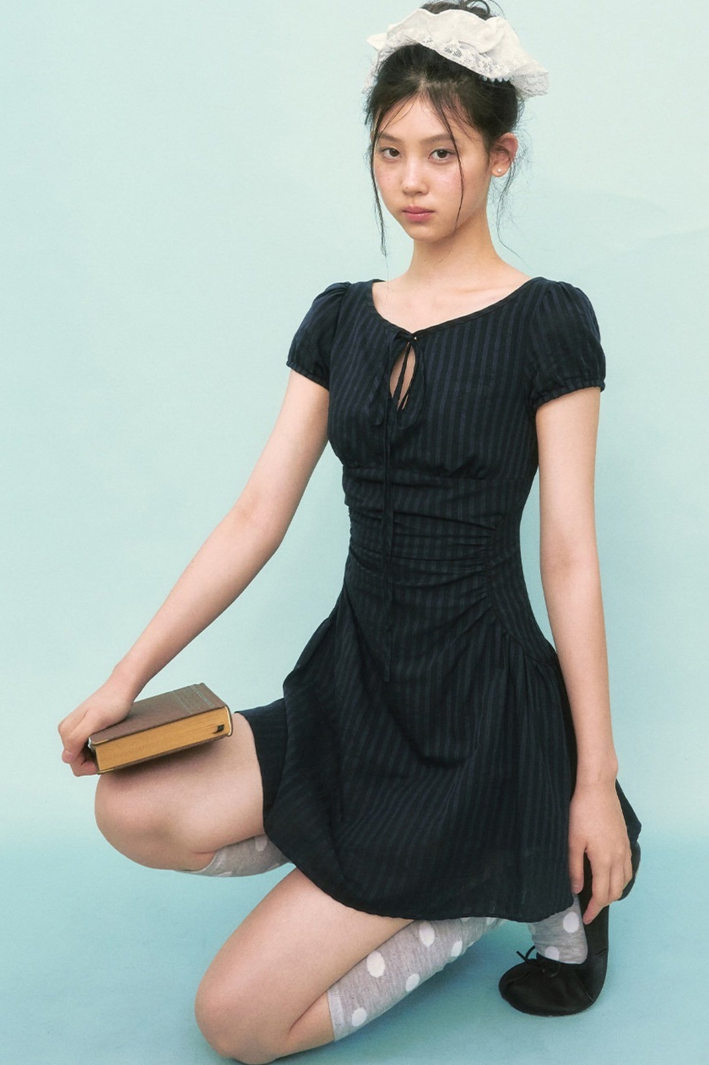 Vestido de línea A a rayas con mangas abullonadas