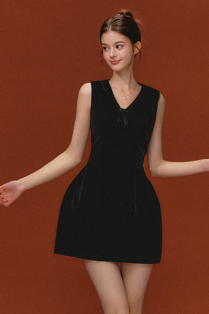 Black Waist-Cinching Sleeveless Dress