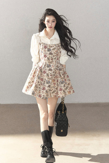 Ensemble robe à bretelles florale et chemise
