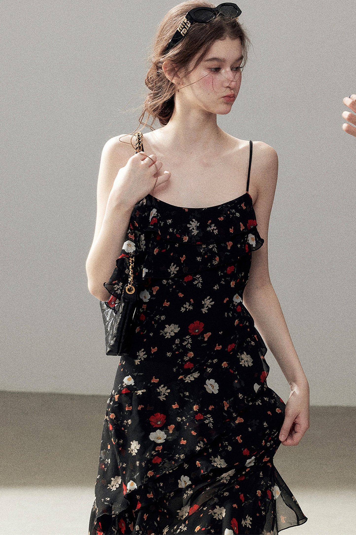 Robe à fines bretelles en mousseline à fleurs