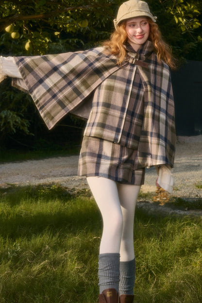 Ensemble avec cape à carreaux amovible, gilet et jupe trapèze