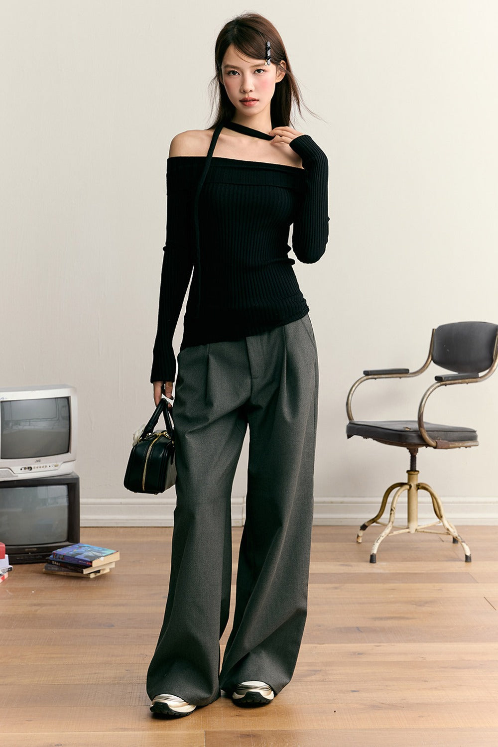 One-Shoulder-Strickpullover mit langen Ärmeln
