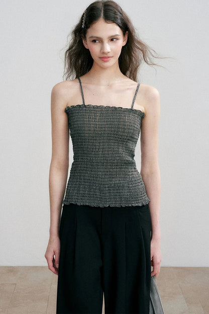 Conjunto de cárdigan y top de tirantes de verano