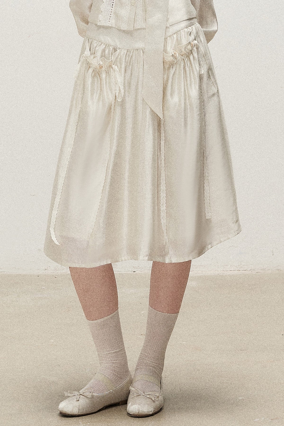 Lyocell V-Neck Shirt and Skirt Set-Up
