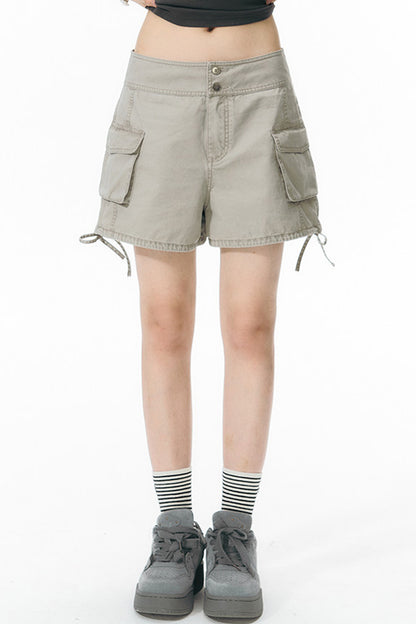 Gewaschene kurze Cargo-Jeanshose