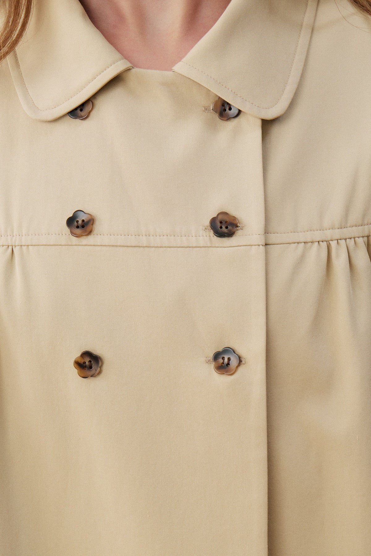 Zweireihiger Trenchcoat mit Kragen