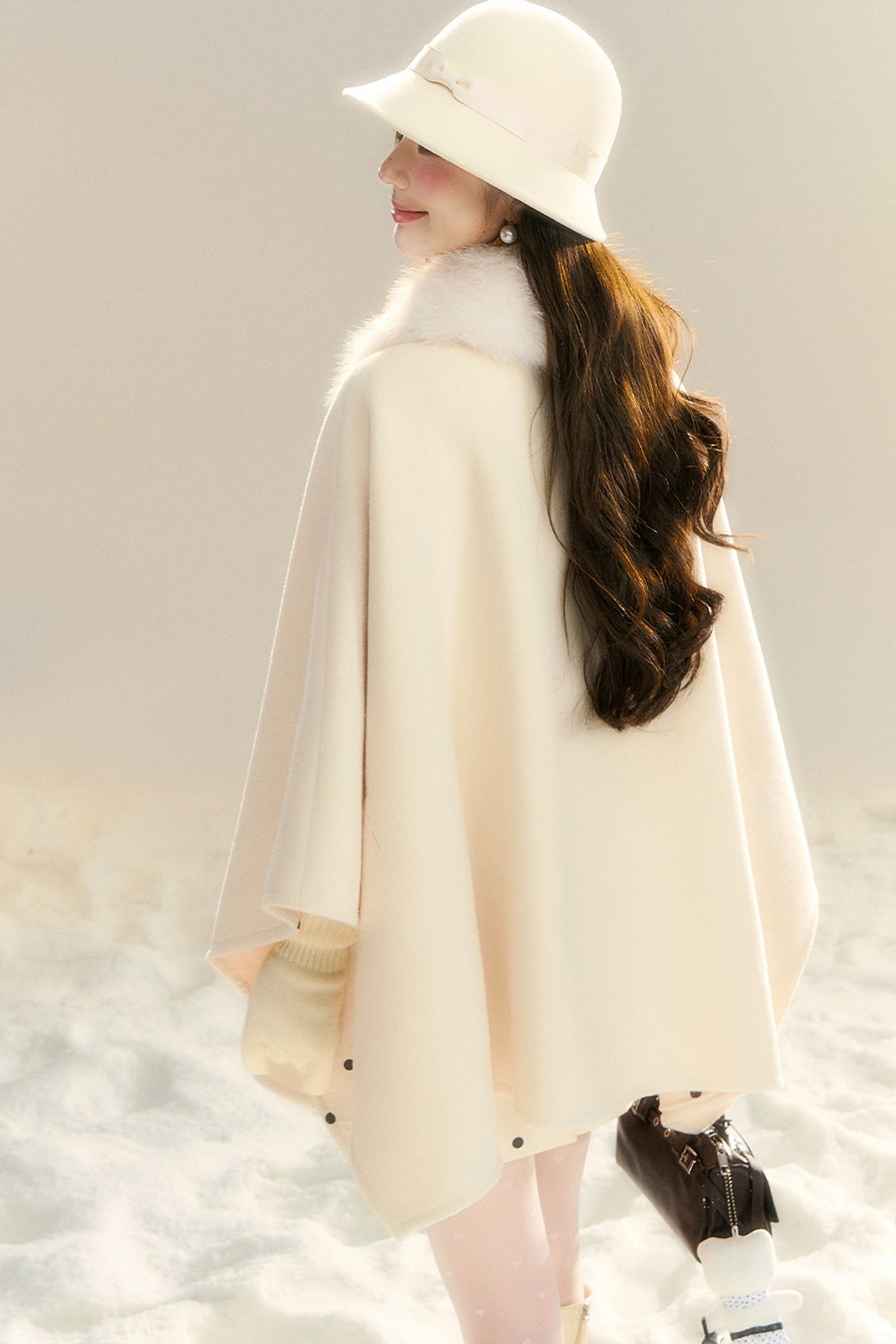 Miu 스타일 물방울무늬 케이프