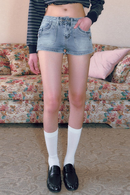 Shorts in denim a vita bassa con tasche grandi