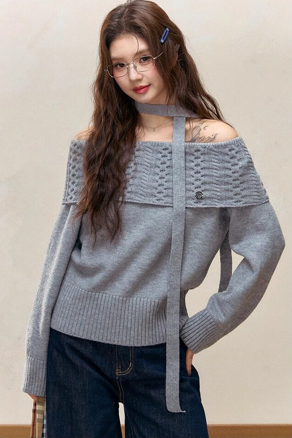 Maglione a maglia a maniche lunghe con spalle scoperte