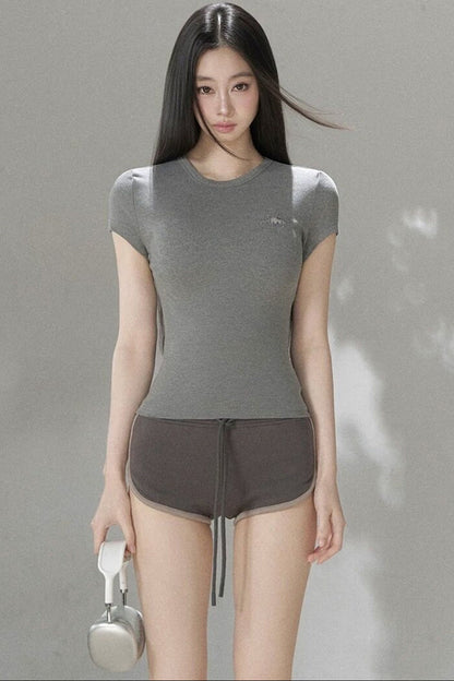 Top in maglia traforata ricamata