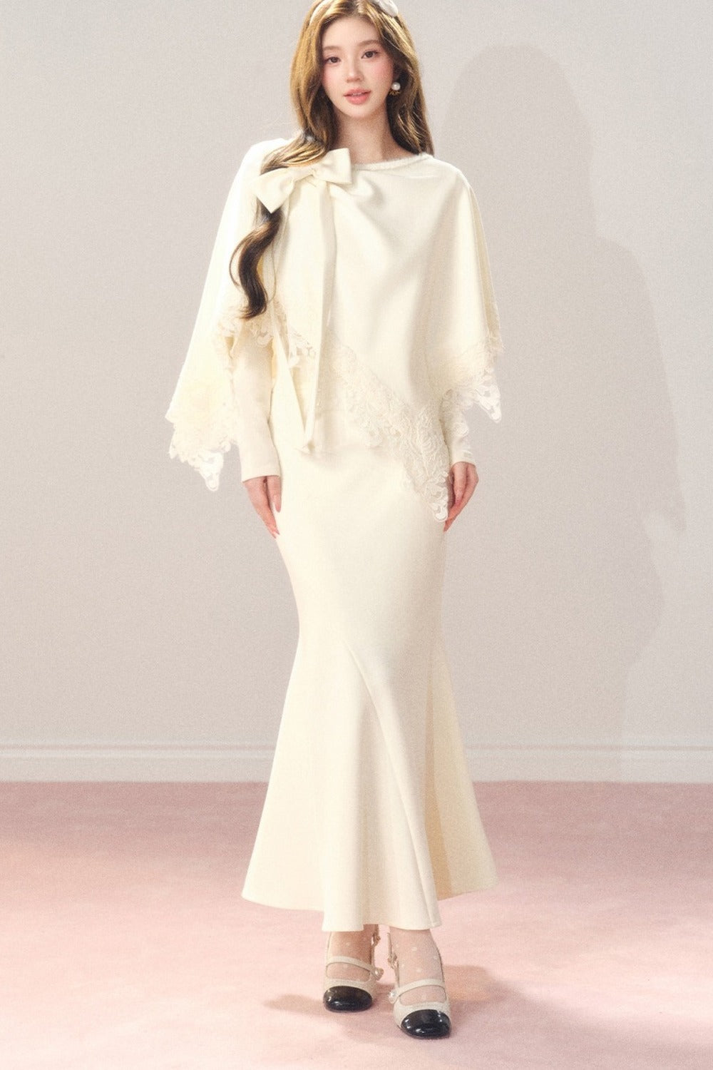 Artistic Bow Lace Knit Cape and Skirt Set-Up