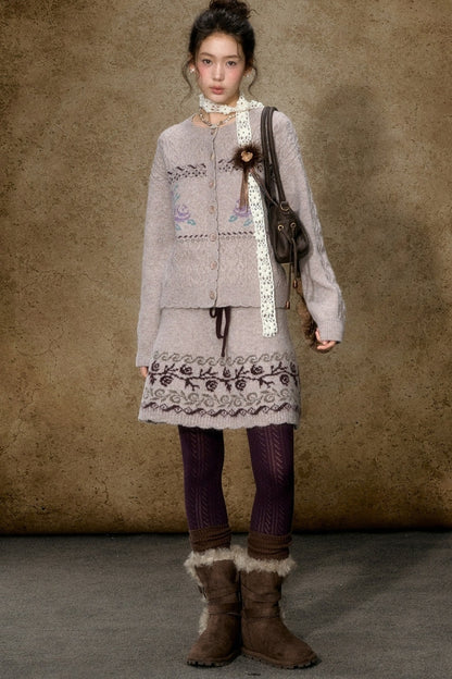 Completo con cardigan e gonna a maglia jacquard floreale