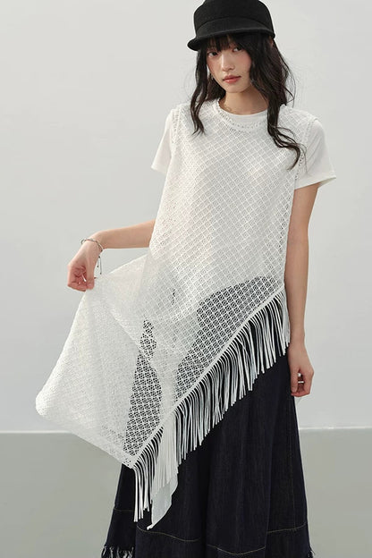 Robe à franges tissée avec découpes irrégulières