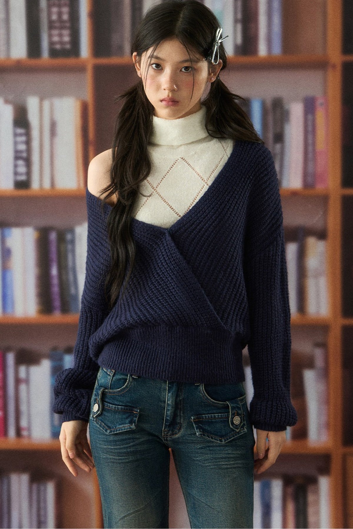 Off-Shoulder V-Neck Knit Sweater Set-Up
