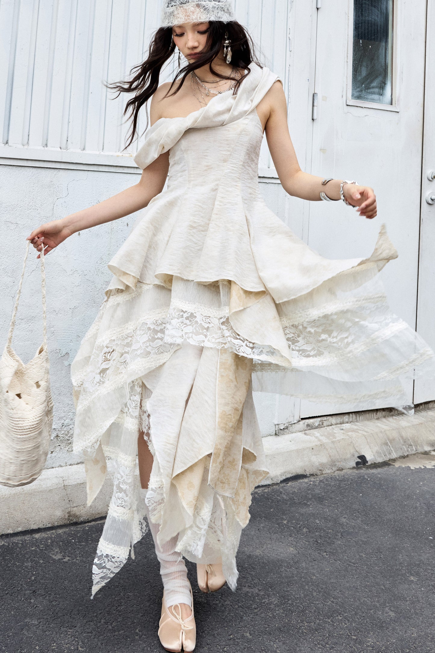 Sculpture-Like Twisted Collar Two-Piece Skirt Set-Up