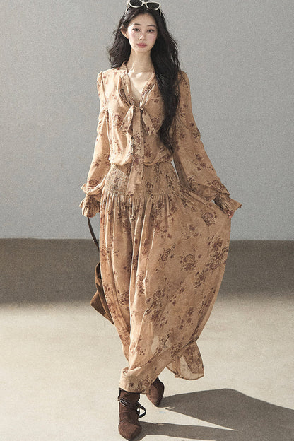 Ensemble robe fleurie à manches longues