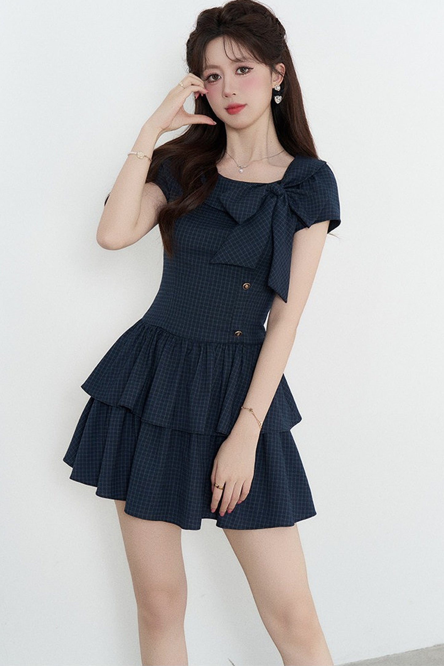 Marineblaues kariertes Sommerkleid
